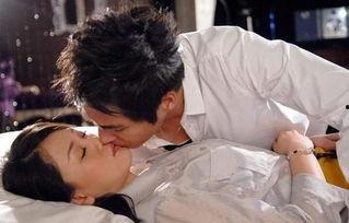 吻戏床大全带,浪漫瞬间，情感升温的甜蜜瞬间回顾