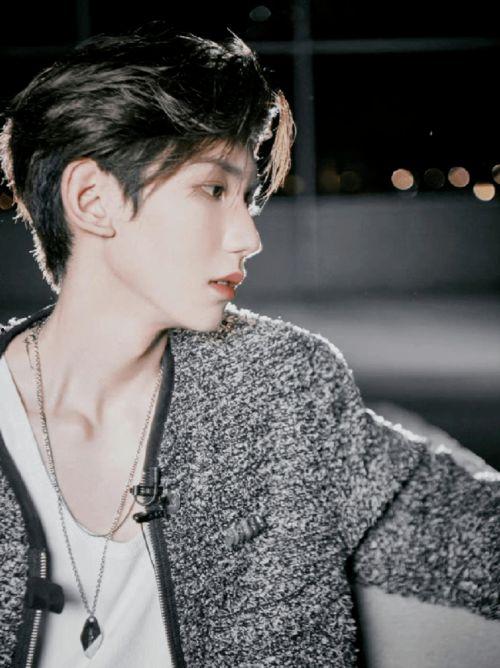 王源的学校的图片大全,校园图片大全背后的青春足迹