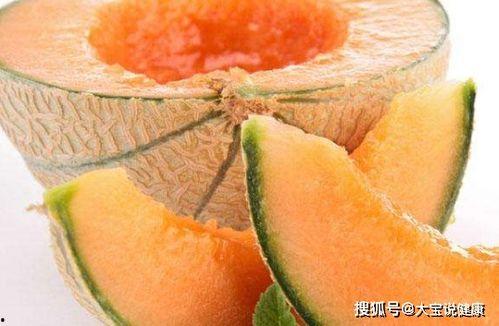 吃哈密瓜会导致黑便吗,哈密瓜摄入与黑便现象的关联探讨