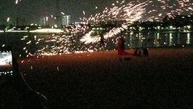 农村烟花视频,璀璨夜空下的传统民俗魅力