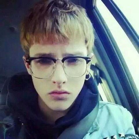 戴眼镜帅哥图片大全,盘点戴镜帅哥风采瞬间