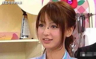 杨颖之前在日本,时尚风采与文化探索