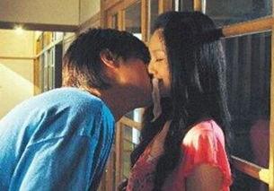 经典床戏吻戏视频4,激情四溢的情感演绎