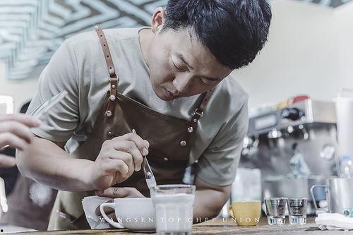 韩国咖啡师,匠心独运，品味生活