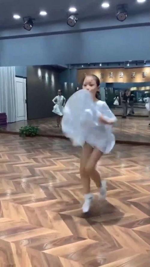 拉丁舞牛仔视频,激情四溢的舞动瞬间