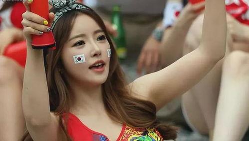 韩国美女扭屁股,魅力四射引关注