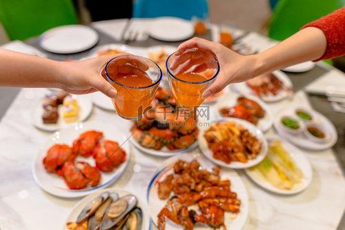 朋友聚餐图片,共享美食时光——朋友聚餐温馨瞬间”