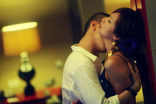 明星床震吻戏,明星床震吻戏幕后揭秘