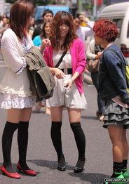 日本女孩街拍,日本街头女孩的潮流风采
