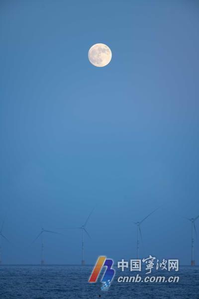 海上生明月图片,诗意画卷中的海天一色