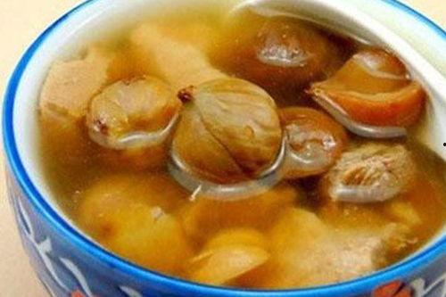 黑鸡炖板栗瓜可以吃吗,美味营养的佳肴探索