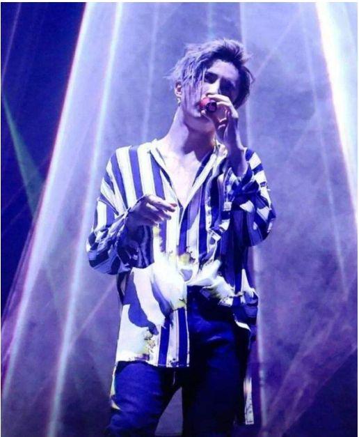 薛之谦演唱会吃瓜 黑料